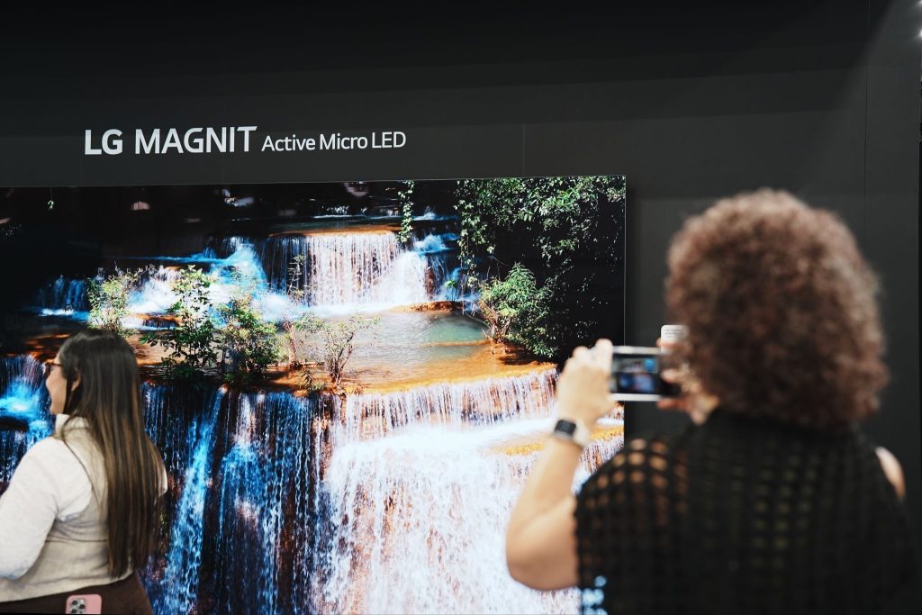 INFOCOMM - SOLUCIONES MAS ALLA DE LAS PANTALLAS 1