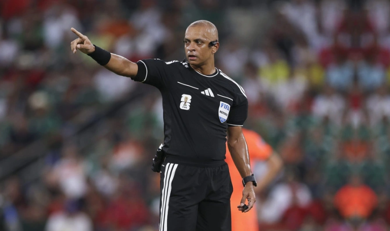 FIFA-World-Cup™-Fans-Embrace-Referee-View-as-Lenovo-AI-Brings-Viewers-Closer-to-the-Pitch