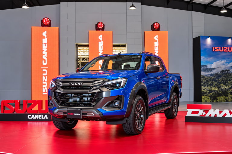Camioneta Isuzu D-MAX en exhibición